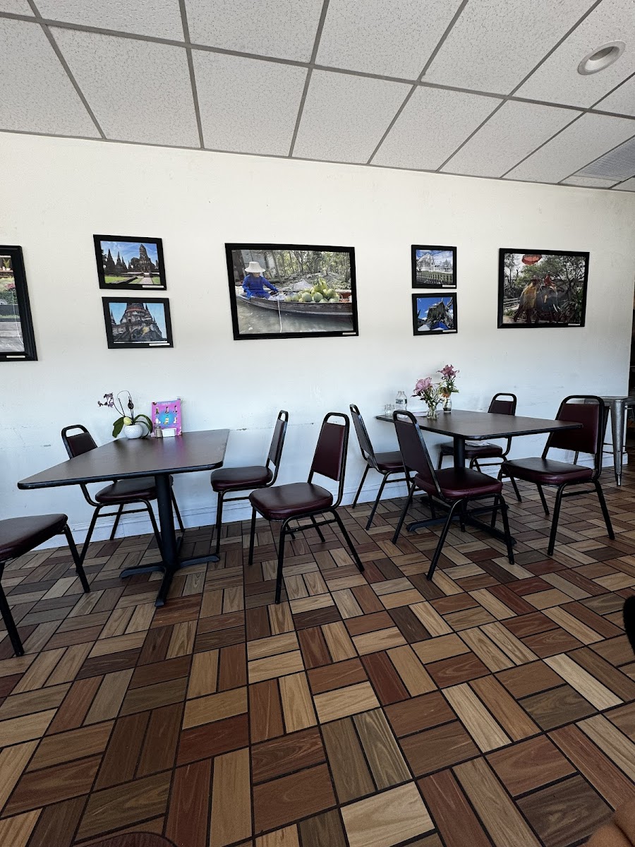 Manee Thai Restaurant